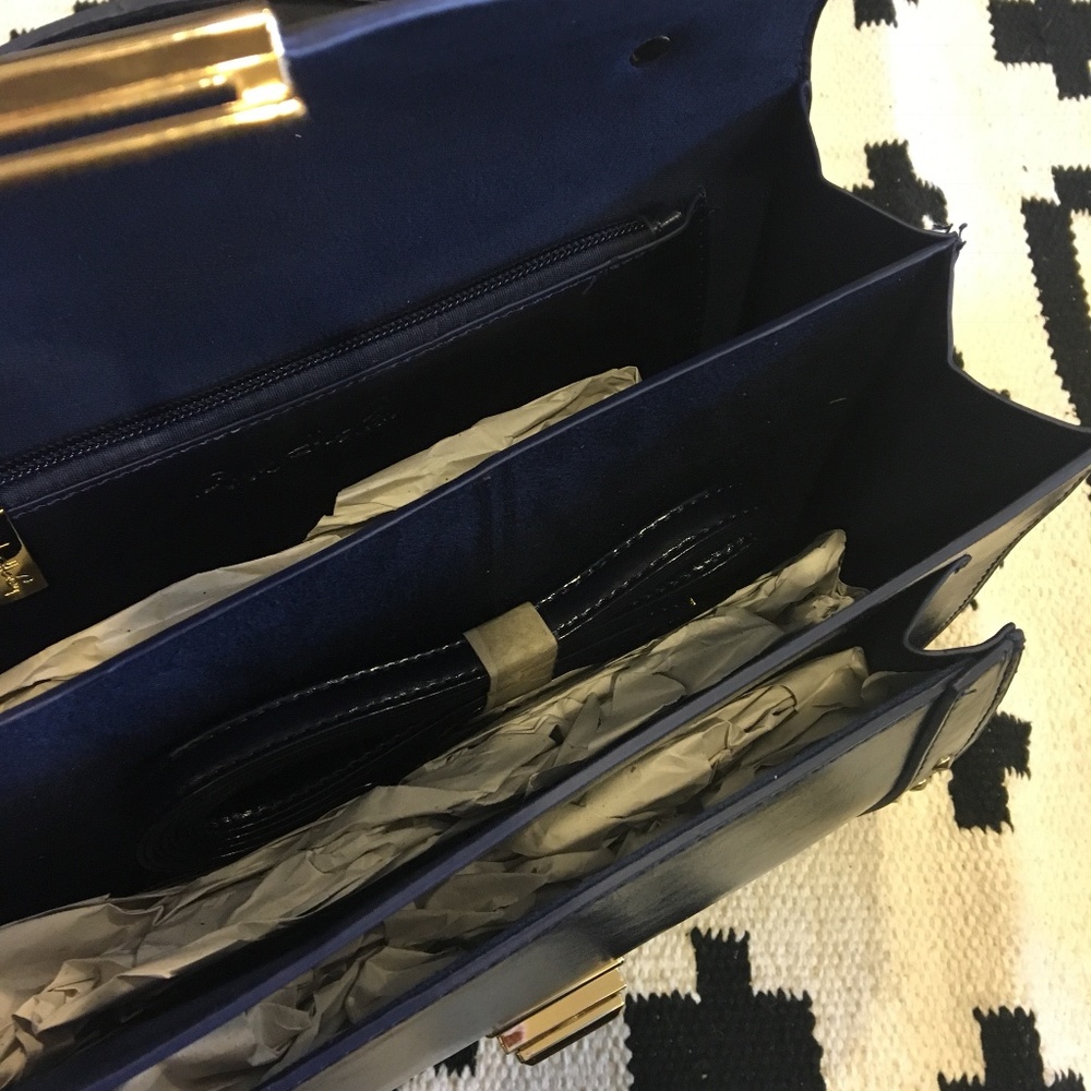 NWOT Pink Haley navy hand bag - Picture 5 of 6